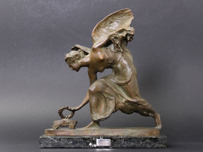 En vente :  SOLD !!!!! ESSO STANDARD ITALIANA - LES LAURIERS DE LA VICTOIRE  BRONZE AUTOMOBILE