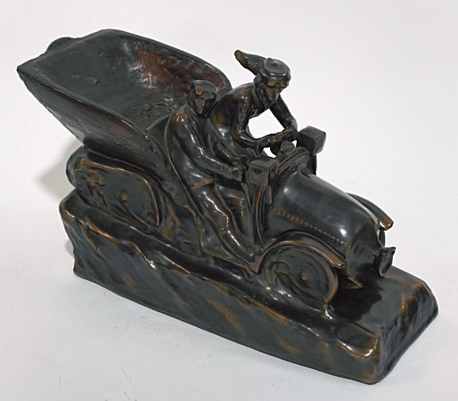 En vente :  CERAMIQUE DECORATIVE AUTOMOBILE PATINE BRONZE