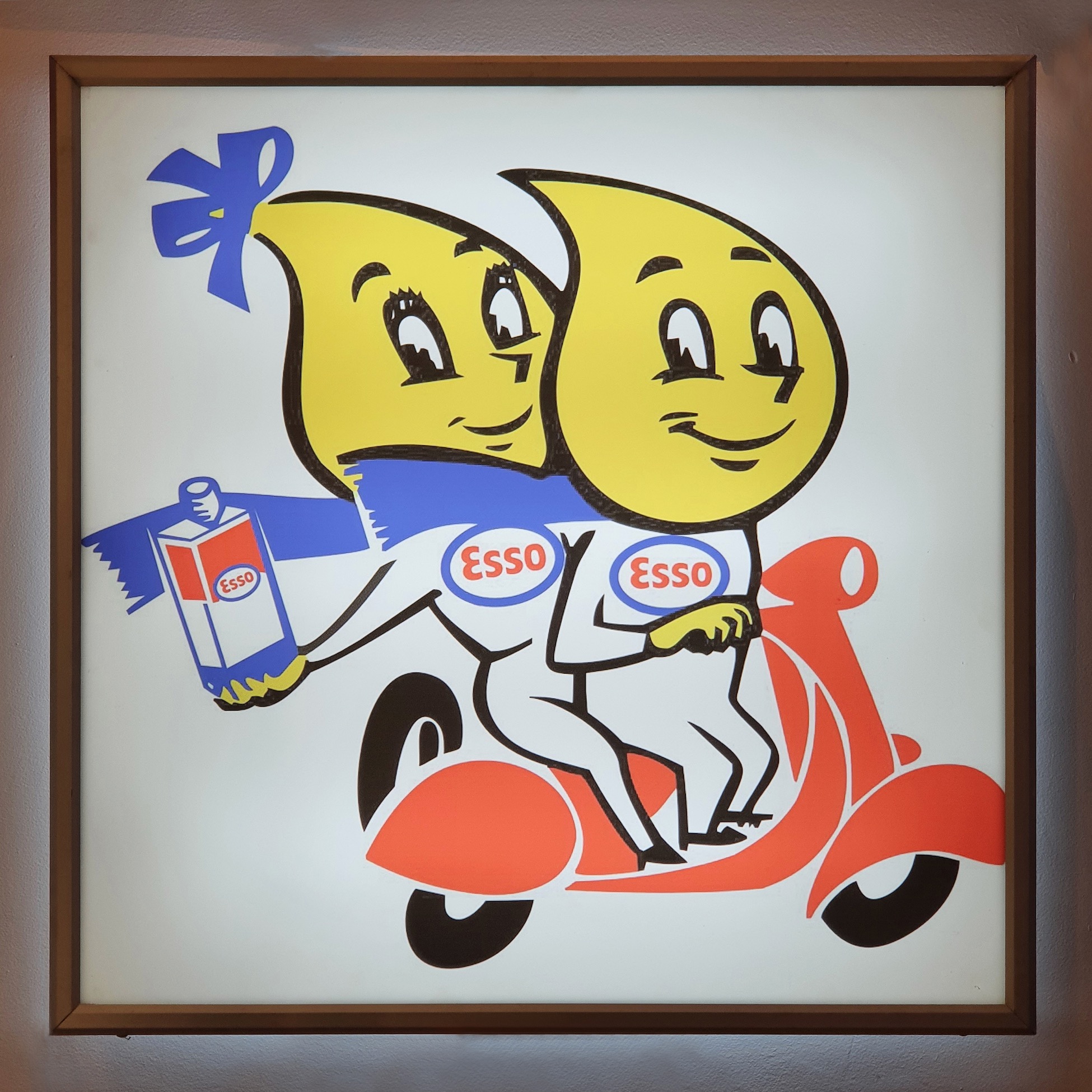 En vente :  ENSEIGNE LUMINEUSE ESSO et VESPA  Goutte D'huile