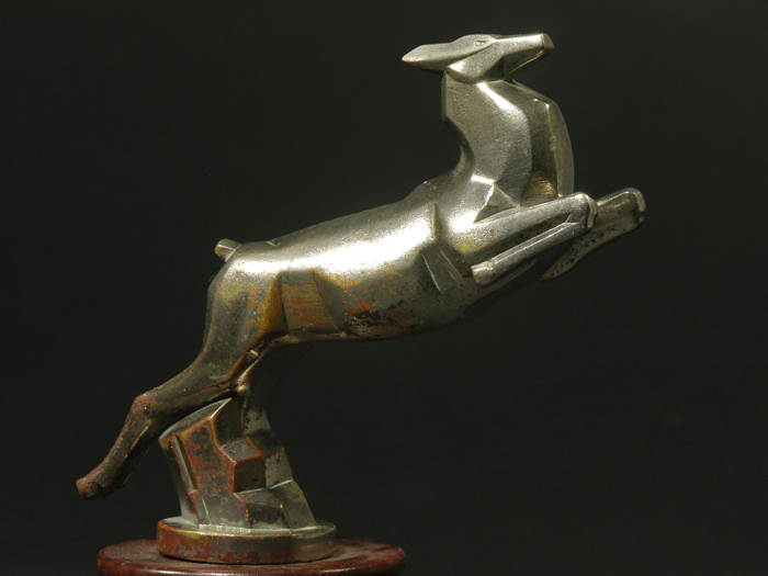 En vente :  MASCOTTE EN BRONZE LE CHEVREUIL BONDISSANT