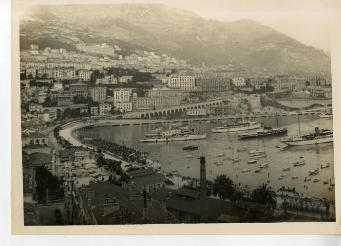 En vente :  1930 GRAND PRIX MONACO-VUE GÉNÉRAL DU IIe GRAND PRIX AUTOMOBILES-LES STANDS