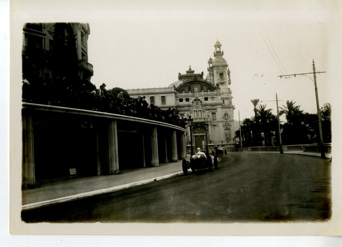 En vente :  1932 GRAND PRIX MONACO-MASERATI 8C2800 N°34 DE RENÉ DREYFUS