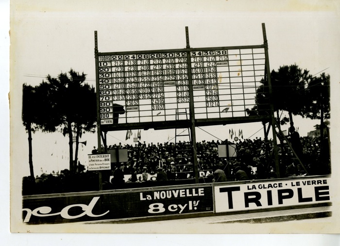 En vente :  1932 GRAND PRIX MONACO-TABLEAU DES RESULTATS 90 TOURS  EN TETE LA N°28 ET N°36