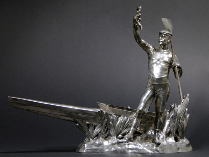 En vente :  TROPHEE  PATINE ARGENT RAMEUR AVIRON CANOE  - VIDE POCHE Silver patina