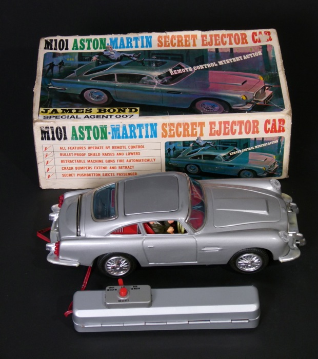 En vente :  JAMES BOND 007 ASTON MARTIN DB4 SECRET EJECT CAR  FILOGUIDE INCLUDE ORIGINAL BOX