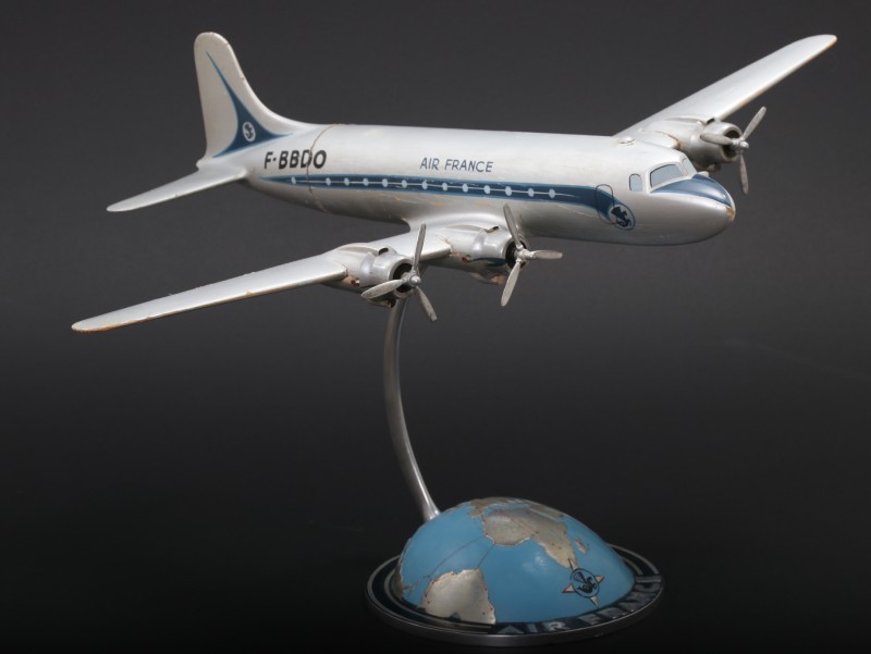 En vente :  AIR FRANCE DOUGLAS DC4 F-BBDO  CIEL DE SAVOIE  1946 MAQUETTE AGENCE