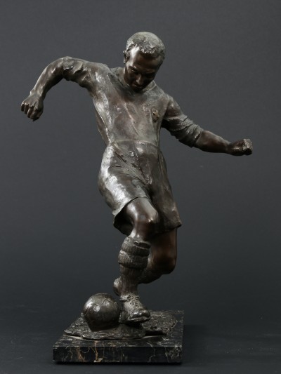 En vente :  FOOTBALLEUR LE DRIBBLE SQUADRA AZZURRA  ITALIANA COUPE DU MONDE FIFA 1934