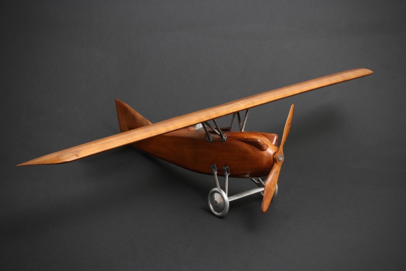 En vente :  AVION DE SOUFFLERIE MONOPLAN AILES HAUTES