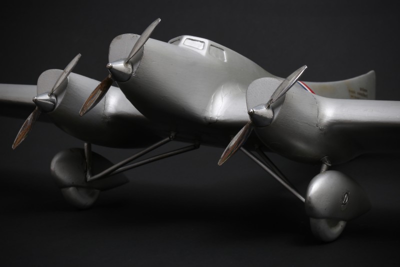 En vente :  COUZINET 70 AVION ARC EN CIEL MAQUETTE AGENCE