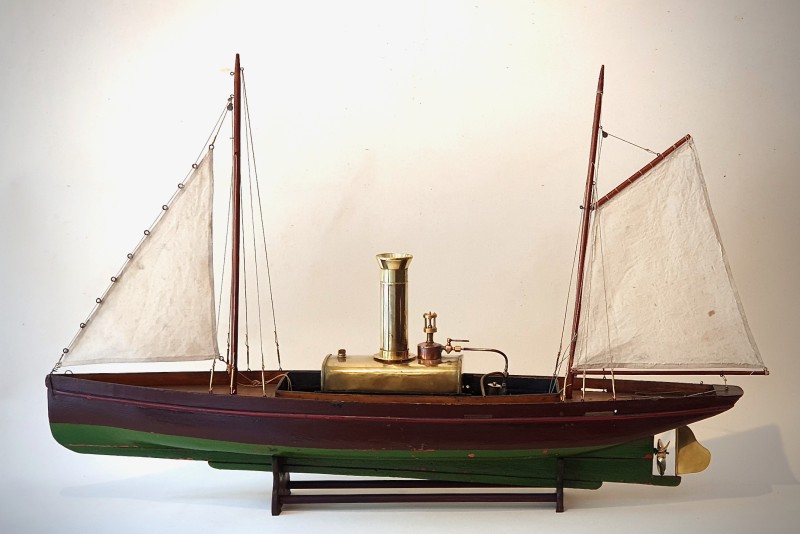 En vente :  GRAND JOUET BATEAU MIXTE  A VAPEUR ET VOILES