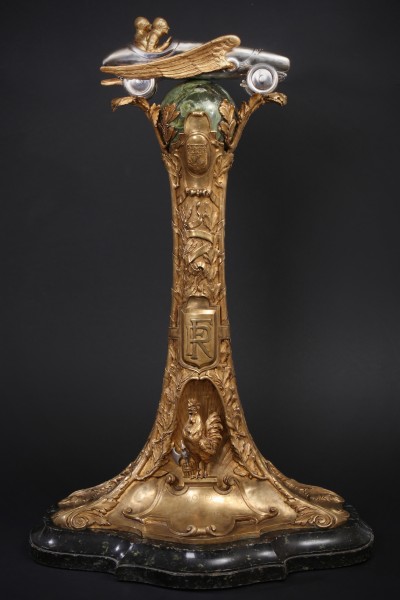 En vente :  TROPHEE  HARTFORD EN BRONZE ET ARGENT  Gd PRIX DE PROVENCE  CIRCUIT DE MIRAMAS 1925  VAINQUEUR SEAGRAVE SUR TALBOT