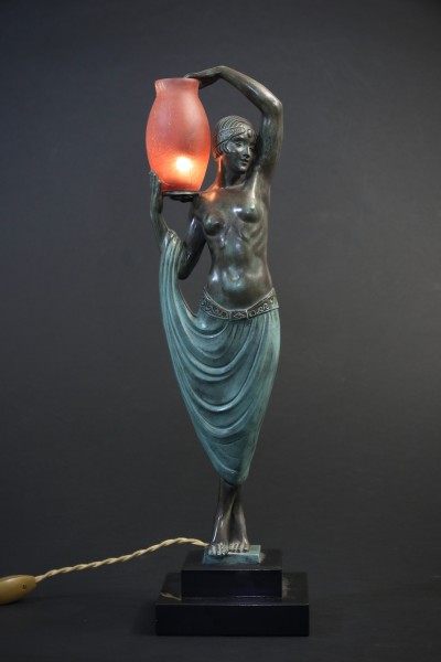 En vente :  ODALISQUE LAMPE SCULPTURE FEMME ART DECO par FAYRAL