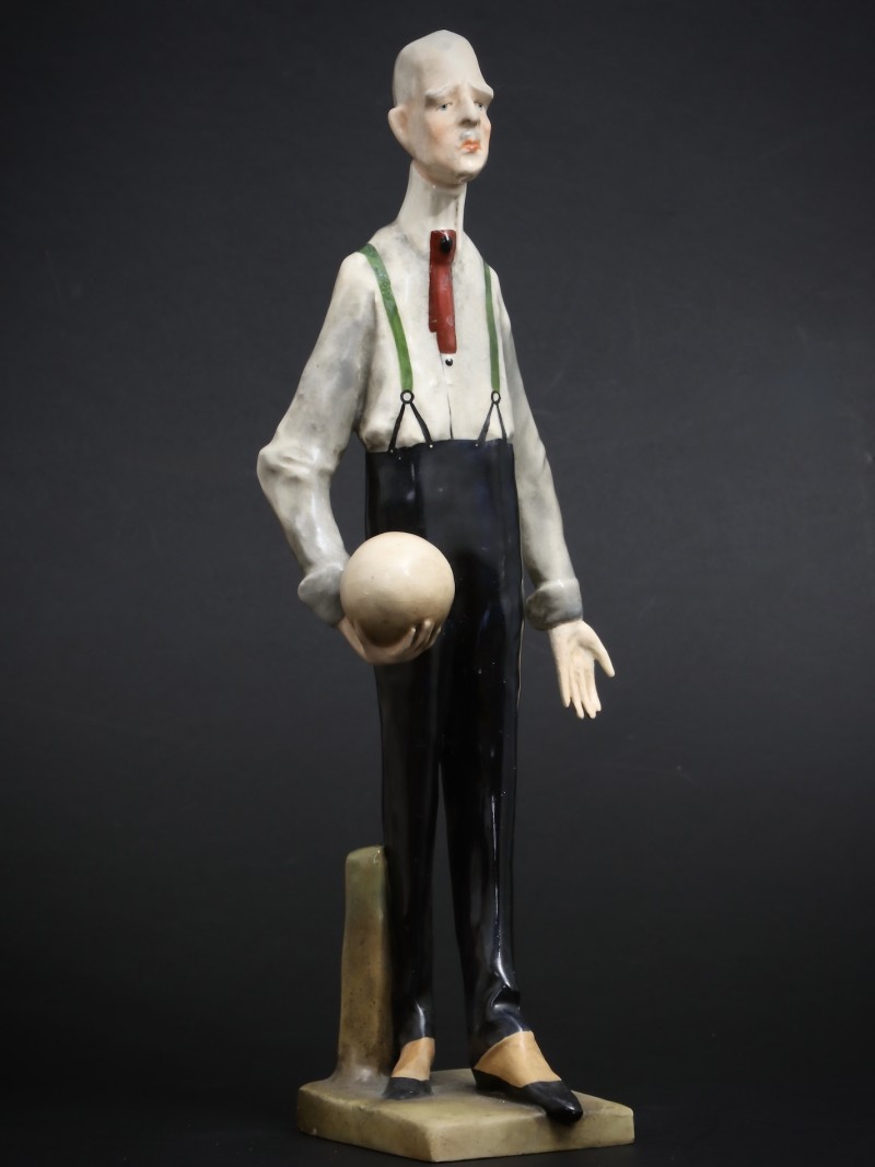 En vente :  LE JOUEUR DE BOWLING - MAGNIFIQUE CERAMIQUE ROYAL DUX