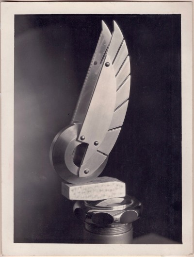 En vente :  PHOTOS ARGENTIQUE ORIGINAL MASCOTTE MODERNISTE POUR MAISON HERMES