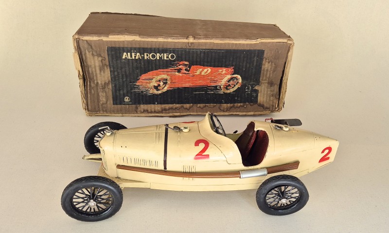 En vente :  ALFA ROMEO P2 CIJ  IVOIRE RARE VERSION AVEC BOITE ORIGINAL