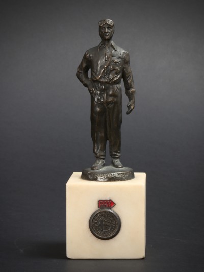 En vente :  ALFA ROMEO 1000 MIGLIA NUVOLARI PILOTE COURSE