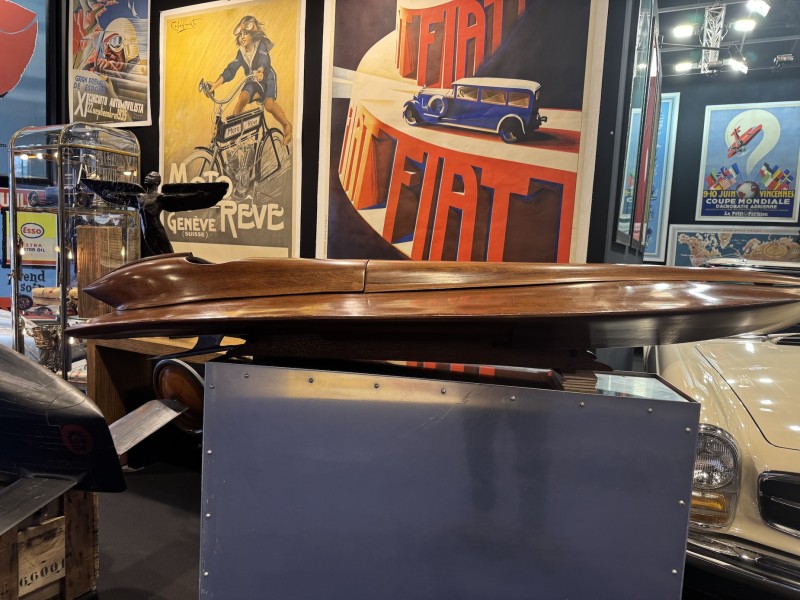 En vente :  Maquette d’étude en bois du Rafale V  Hydroplane de record Hispano-Suiza V12 — 1934  Étude de soufflerie pour le canot