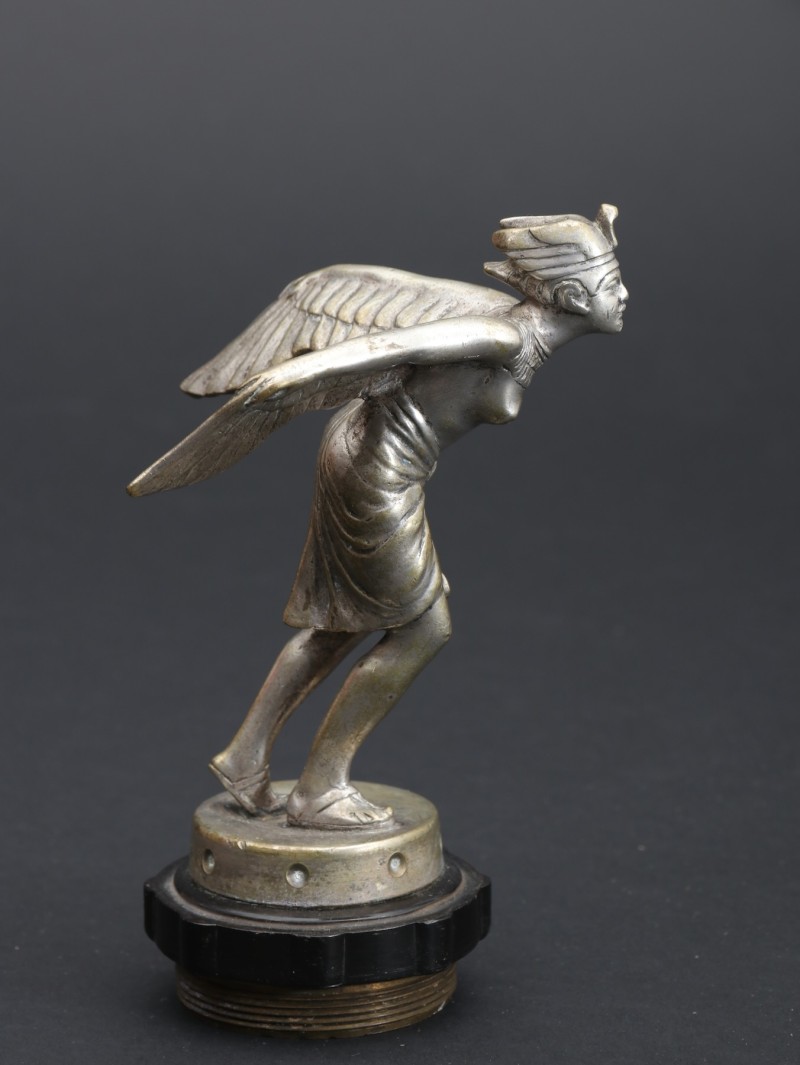 En vente :  ISIS AILÉE MASCOTTE BRONZE ARGENTÉ