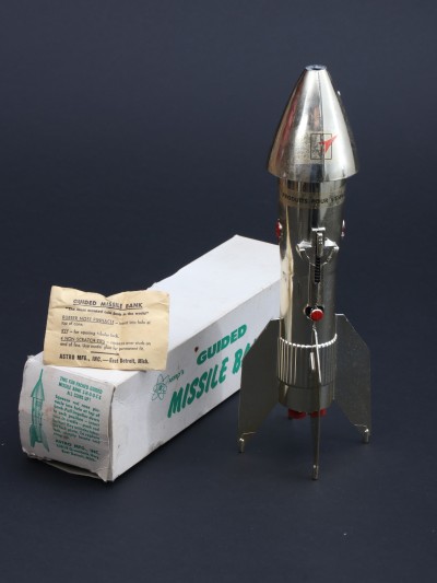 En vente :  ASTRO MFG. INC. - BERZAC CREATION – GUIDED MISSILE BANK