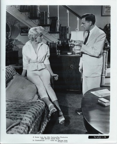 En vente :  PHOTO FILM DE BILLY WILDER THE SEVEN YEAR ITCH MARILYN  MONROE ET TOM EWELL